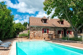 Tranquil Holiday Home With Private Pool