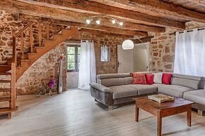 Tranquil Holiday Home With Private Pool