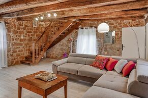 Tranquil Holiday Home With Private Pool