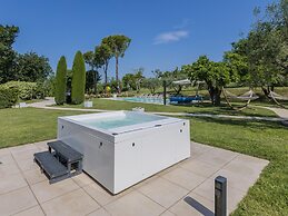 Scenic Villa With Heated Pool