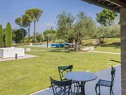 Scenic Villa With Heated Pool