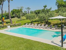 Scenic Villa With Heated Pool