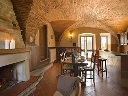 Spacious Farmhouse With Pool