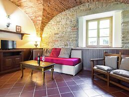 Spacious Farmhouse With Pool