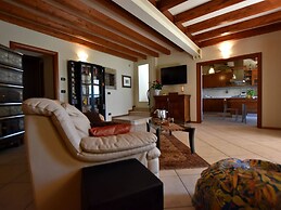 Flat in Villa, With Garden, Barbecue