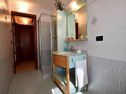 Flat in Villa, With Garden, Barbecue