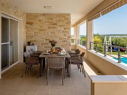 Villa With Private Heated Pool