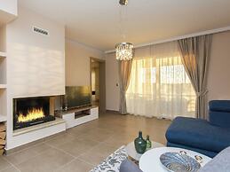 Villa With Private Heated Pool