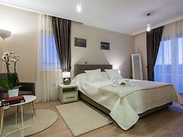 Villa With Private Heated Pool