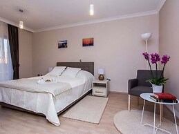 Villa With Private Heated Pool