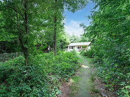 House in Hunzebergen Near Forest Trails