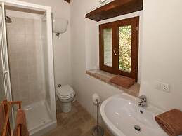 Cottage in Lisciano Niccone With Swimming Pool