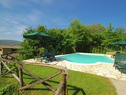 Cottage in Lisciano Niccone With Swimming Pool