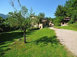 Cottage in Lisciano Niccone With Swimming Pool