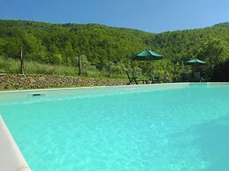Cottage in Lisciano Niccone With Swimming Pool