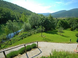 Cottage in Lisciano Niccone With Swimming Pool
