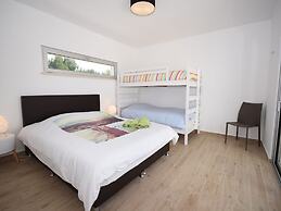 Villa in Foz do Arelho With Pool & Beach