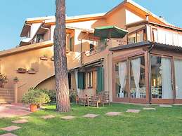 Tuscan Villa With Sea Views