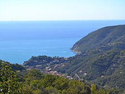Escape Near Cinque Terre