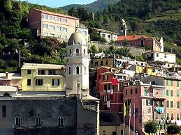 Escape Near Cinque Terre