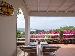 Picturesque Flat With sea View