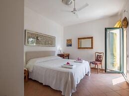 Picturesque Flat With sea View