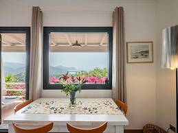 Picturesque Flat With sea View