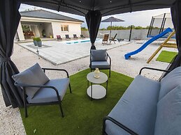 Beautiful Villa With Private Swimming Pool
