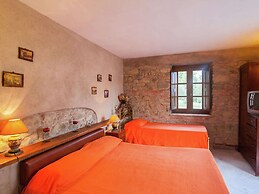 Farmhouse in Aulla With Private Pool