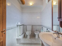 Farmhouse in Aulla With Private Pool