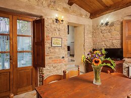 Farmhouse in Aulla With Private Pool