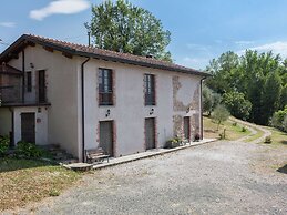 Farmhouse in Aulla With Private Pool