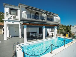 Peace & Sun Await in Dalmatia