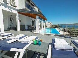 Peace & Sun Await in Dalmatia