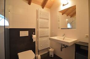 Romantic Farmhouse Escape