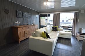 Modern Waterfront Chalet