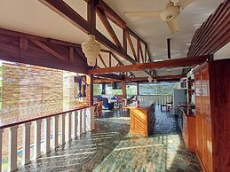 Rainbow Bay Beach and Dive Resort