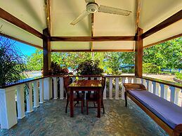 Rainbow Bay Beach and Dive Resort