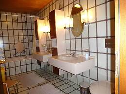 Cozy Apartment near Forest in Hullersen