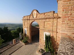 Apartment in Piticchio With Pool and BBQ