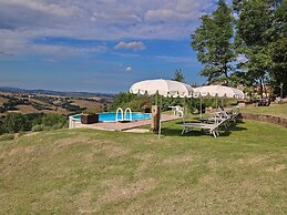 Apartment in Piticchio With Pool and BBQ