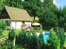 Sunlit Retreat With Garden