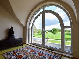 Spacious Villa in Zingem With Garden