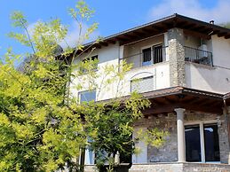 Ello Apartment for Lake Adventures