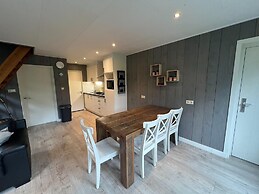 Family Bungalow by the Fen