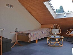 Cozy House with Terrace & Fireplace near Winterberg