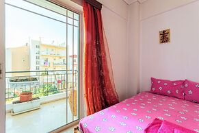 Bright Comfy Flat near Beach & City Center