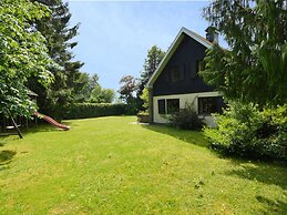 Cozy Forest Chalet in Ovifat