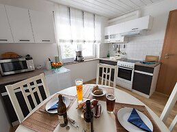 Ruhiges Apartment mit Sauna, Burggen