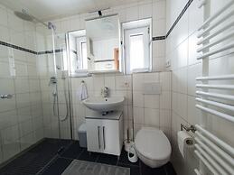 Ruhiges Apartment mit Sauna, Burggen